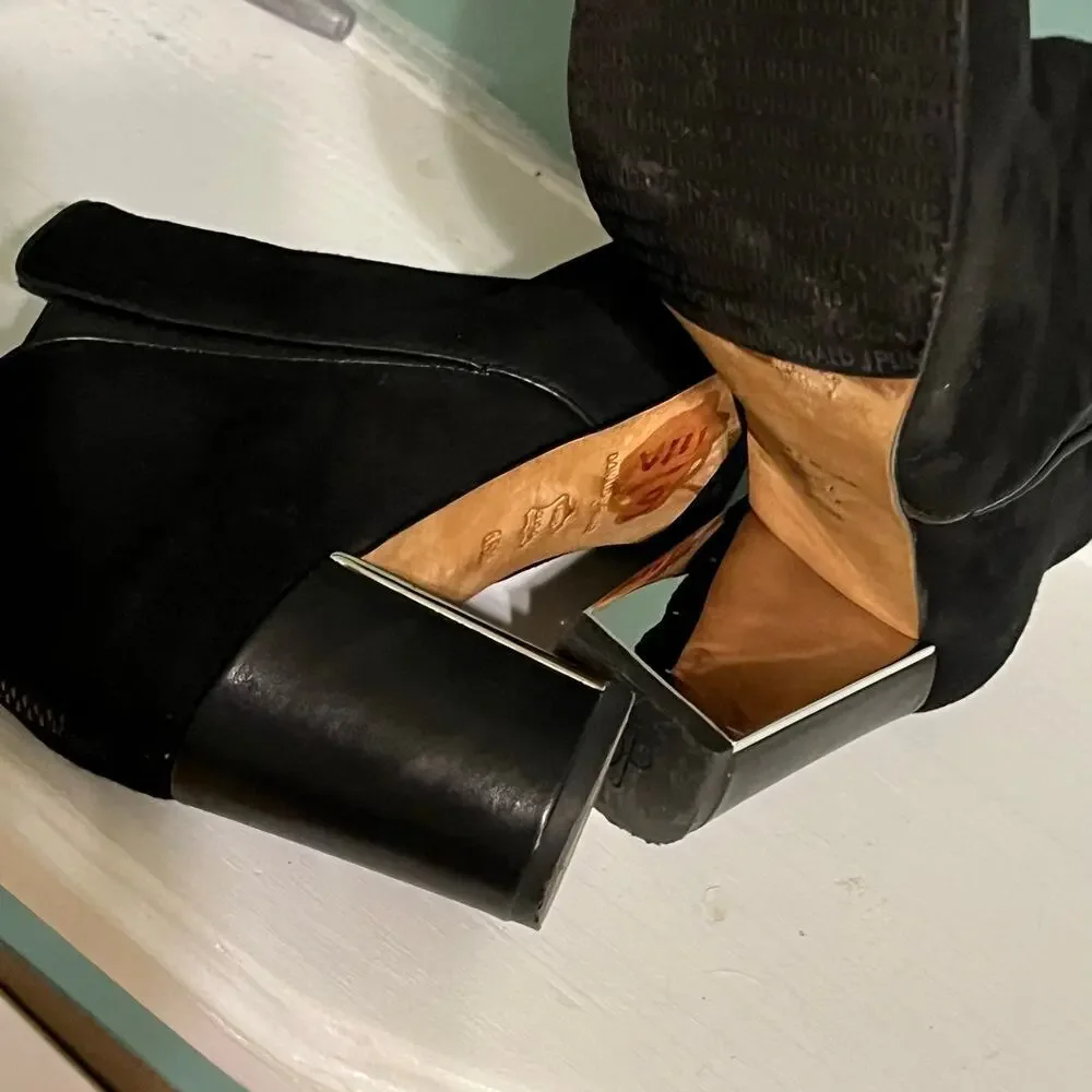 Donald J Pliner Cosmo Black Suede Ankle Boots Size 6.5